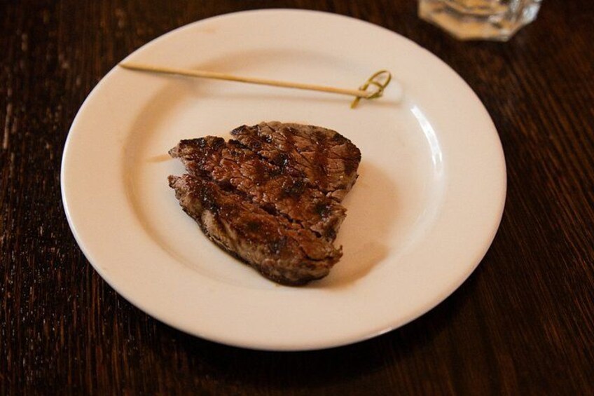 Chicago: Gangsters and Food Tasting Walking Tour 3