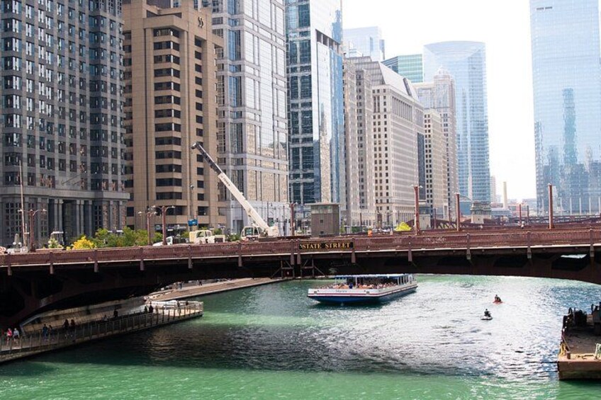 Chicago: Gangsters and Food Tasting Walking Tour 2