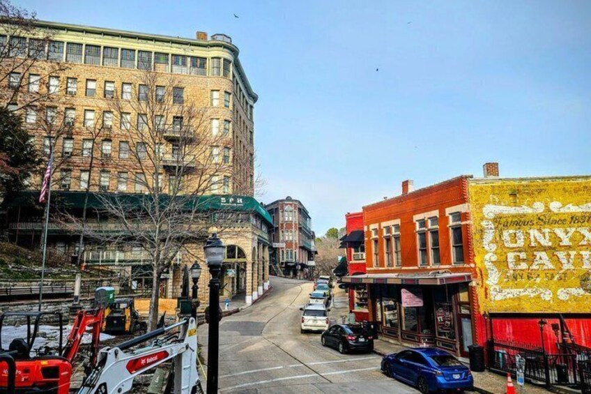 Eureka Springs Day Trip and Dinner Cruise 4