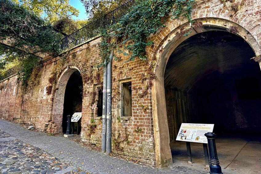Savannah Walking Food Tour with 5 Locals Favorites Dishes 5