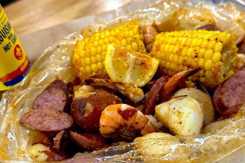 Savannah Walking Food Tour with 5 Locals Favorites Dishes 4