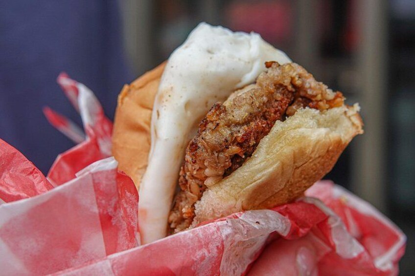 Cincinnati Historic Centre Food Tour with 6 Authentic Dishes 3