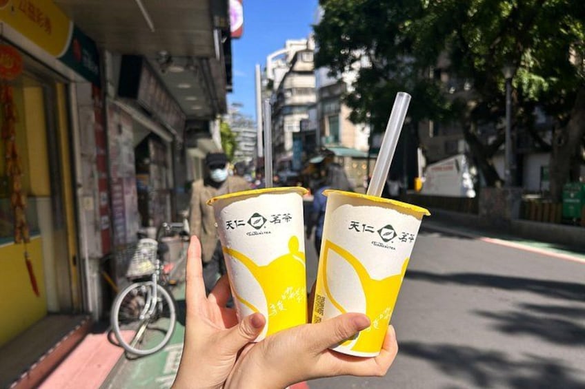 Taipei Hidden Eats, Market & Street Food Tour with 8+ Tastings 3