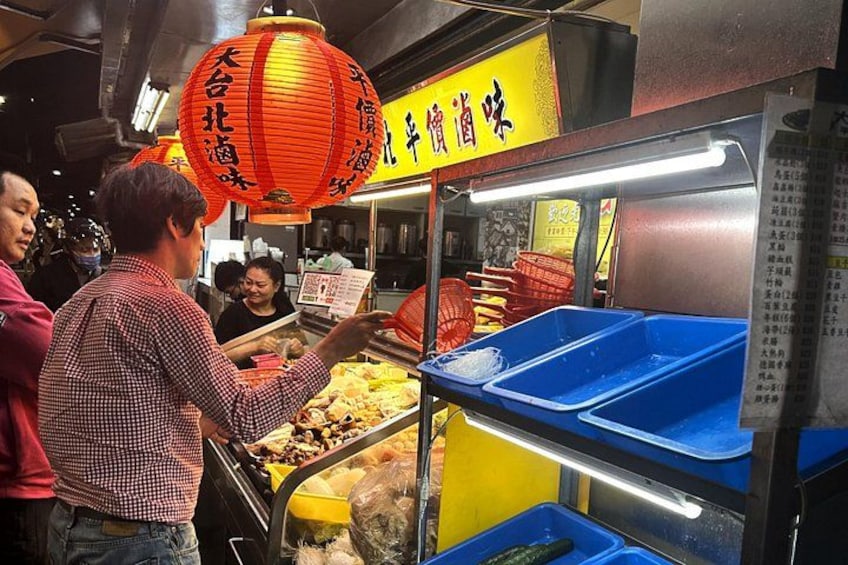 Taipei Hidden Eats, Market & Street Food Tour with 8+ Tastings 4