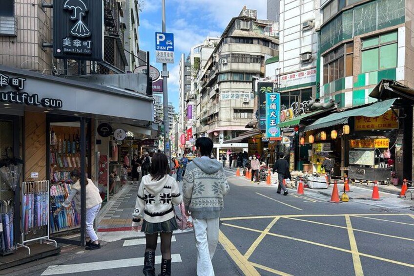 Taipei Hidden Eats, Market & Street Food Tour with 8+ Tastings 4