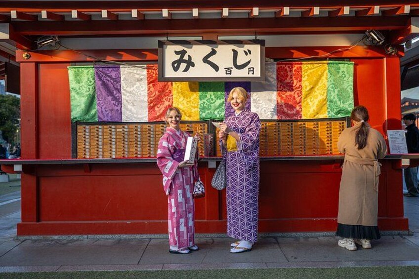 Tokyo: Asakusa Guided Luxury Kimono & Street Food Walking Tour 2
