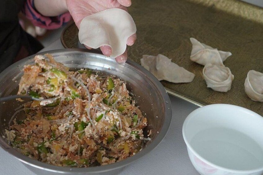 Korean Dumpling Cooking Class in Seoul with Vegan Option 4