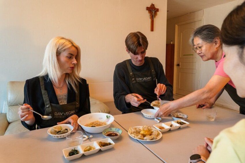 Korean Dumpling Cooking Class in Seoul with Vegan Option 2