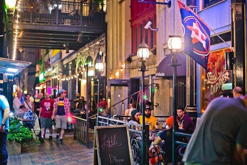 Houston Downtown Food Tour with 5 Tastings of Tradition & Fusion 5