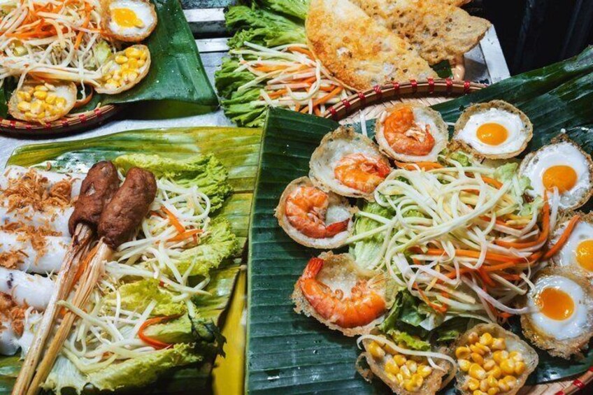 Da Nang Food Walking Tour in Local Eats and Michelin Favorites 3