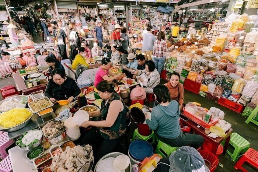 Da Nang Food Walking Tour in Local Eats and Michelin Favorites 2