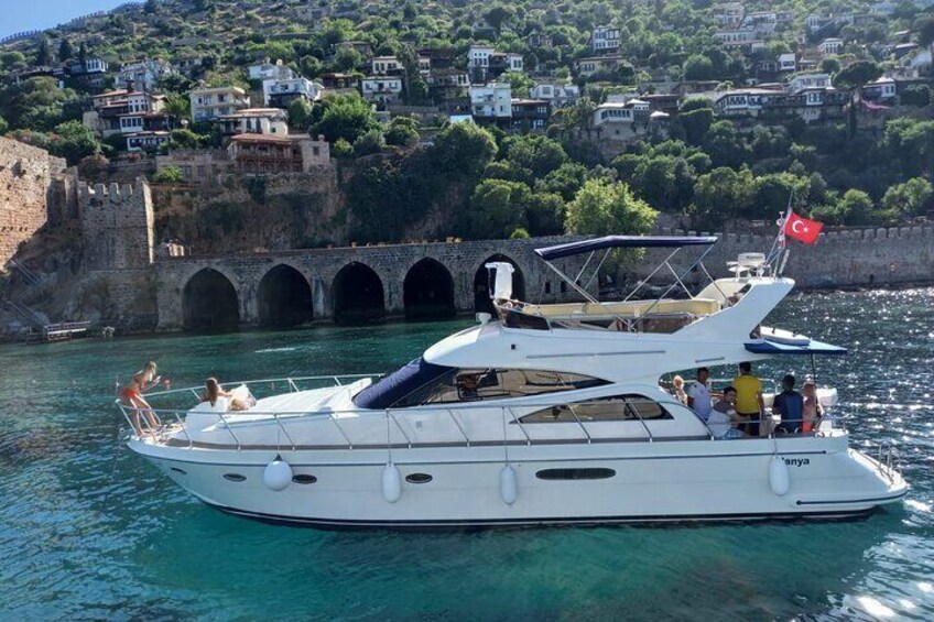 Private Luxury Yacht Tour in Alanya 1