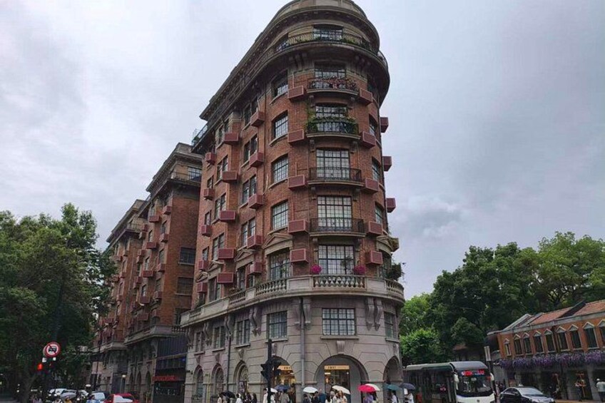 Shanghai Jing'an Temple Exclusive Walking Adventure 1