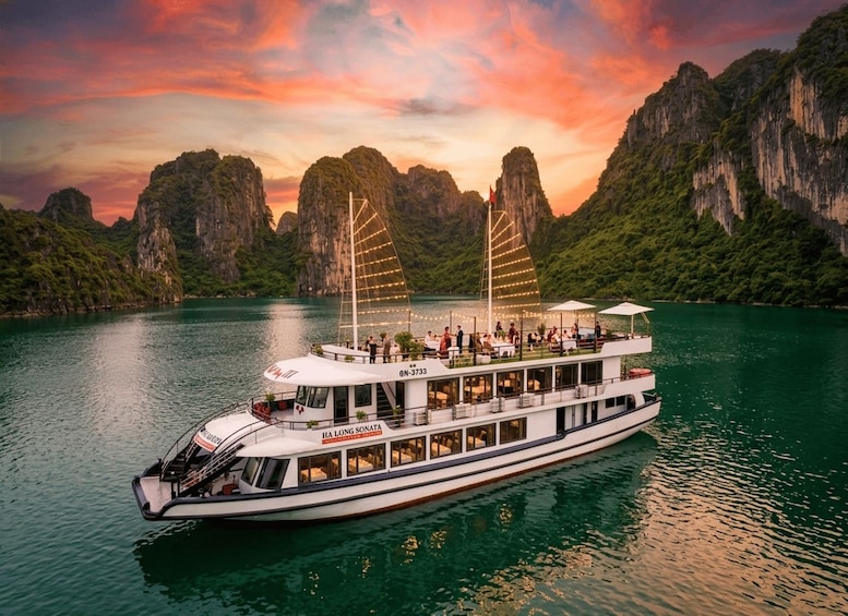 Hanoi: Ha Long Bay Best Cruise, Kayak, Swim, Cave & Buffet 1