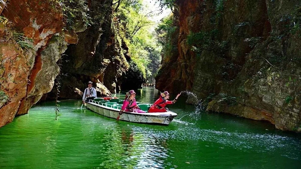 Picture 9 for Activity Kunming: Jiuxiang Cave & Roast Duck Lunch Private Tour 2