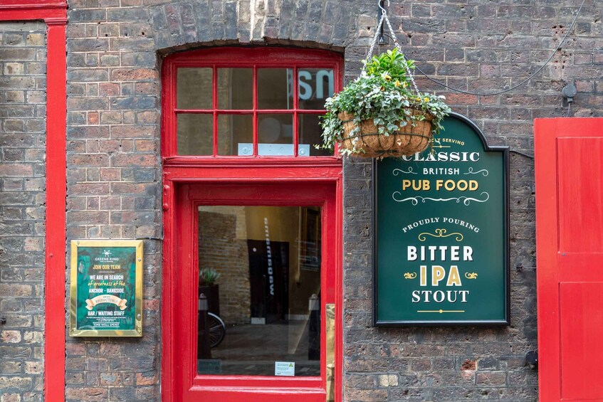 London: Greenwich Walking Tour with 4 Pubs 1