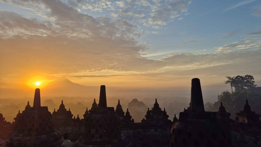 Yogyakarta: Borobudur Sunrise,Chicken Church & Mendut Temple 1