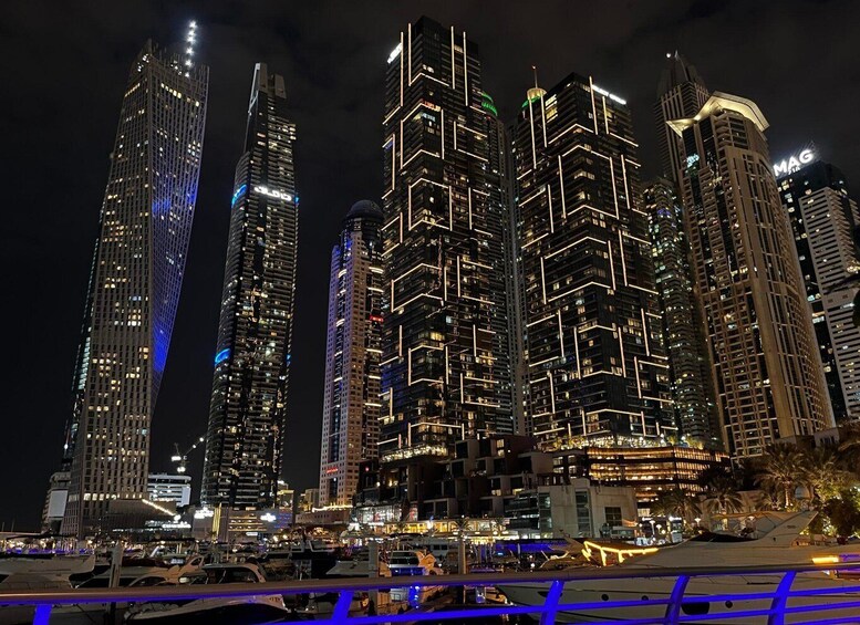 Picture 6 for Activity Dubai: Night Tour with Photo Stops 3
