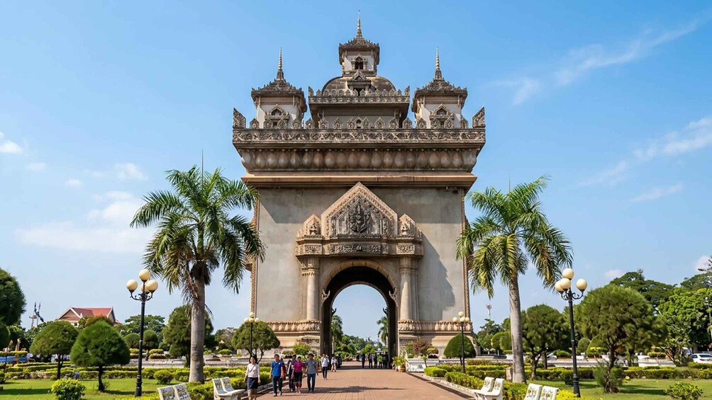 Picture 2 for Activity Vientiane: City Tour & Airport Transfer with Tour Guide 4