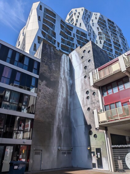 Picture 8 for Activity Rotterdam narrated by a French tour guide 3