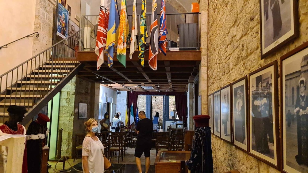 Picture 4 for Activity Ascoli Piceno: Guided walking tour in the city of 100 towers 3