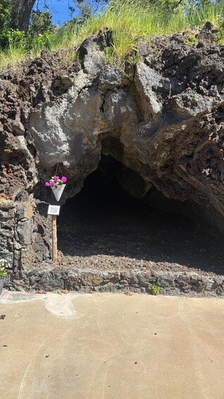 Picture 6 for Activity São Jorge Tour: Exhibition, Volcanic Cave, and Local Products Tasting 3