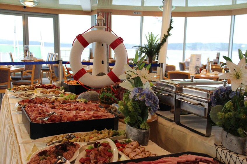 Picture 1 for Activity Biggesee: XXL Boat Ride with All-Inclusive Brunch Buffet 2
