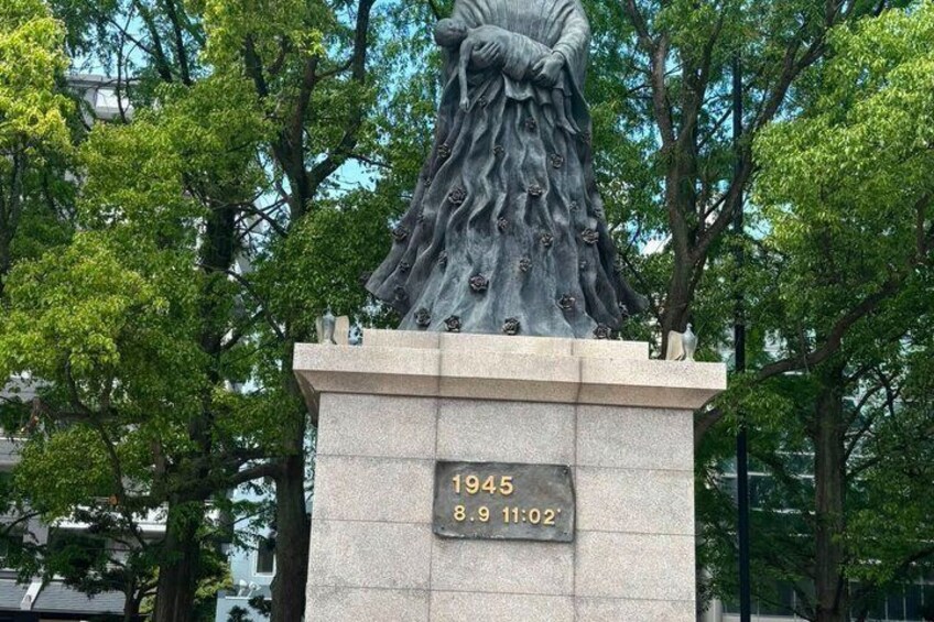 Nagasaki Atomic Bomb History and Peace Park Tour 5