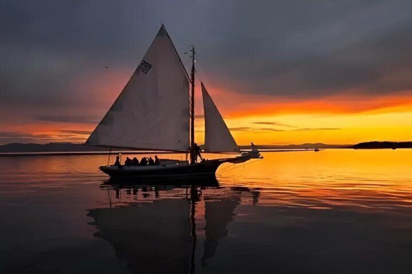 Public Sunset Sailing Cruise on Lake Champlain 5