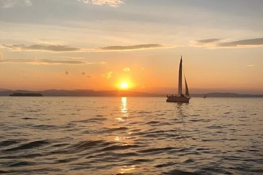 Public Sunset Picnic Boat Cruise on Lake Champlain 3