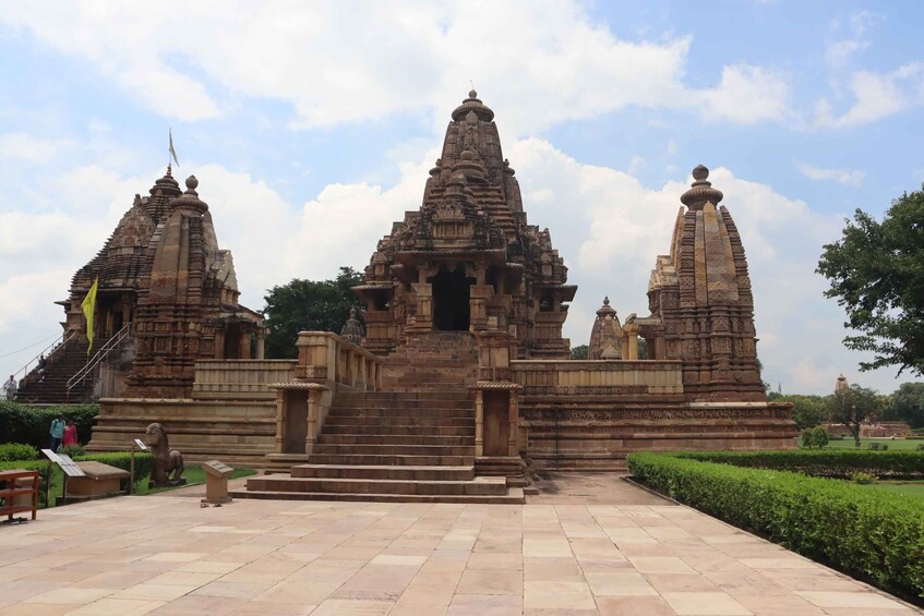 Secrets of Kama & Moksha – Khajuraho Storytelling Walk 1