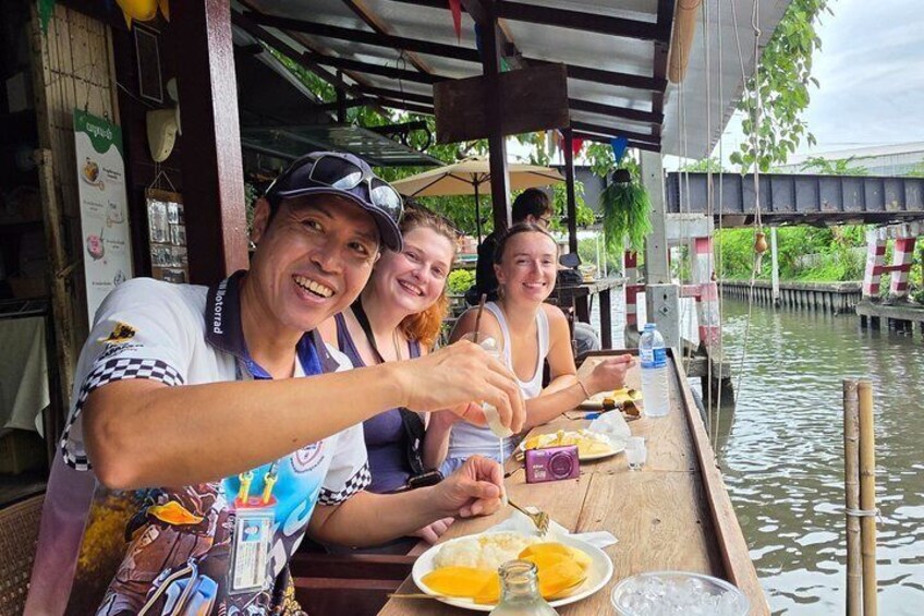 Bangkok Backstreets Bike and Bite Tour 2