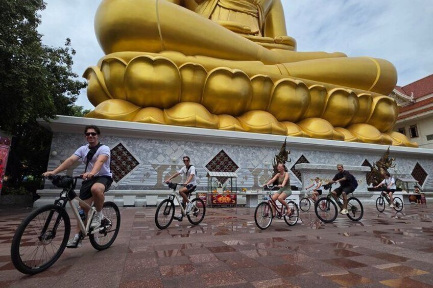 Bangkok Backstreets Bike and Bite Tour 1