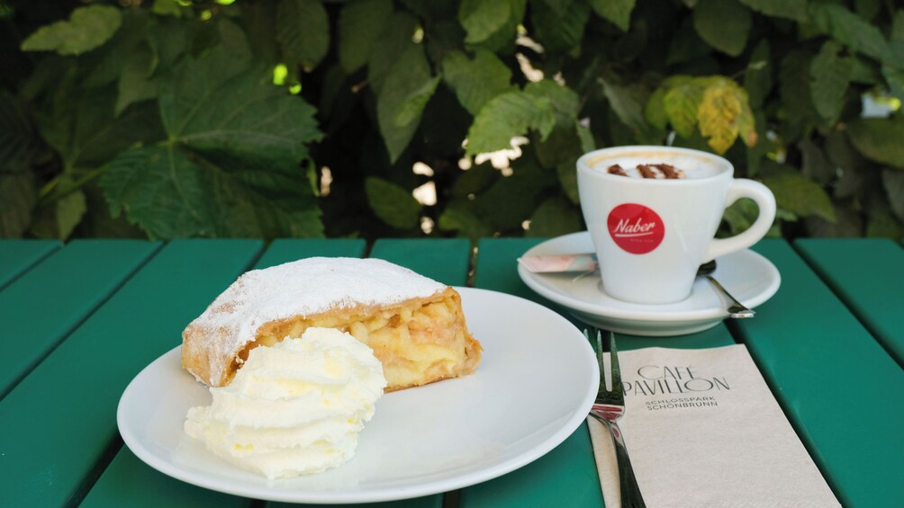 Vienna: Schönbrunn Panorama Train & Strudel Choice 3