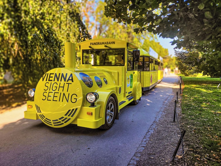 Vienna: Schönbrunn Panorama Train & Strudel Choice 2