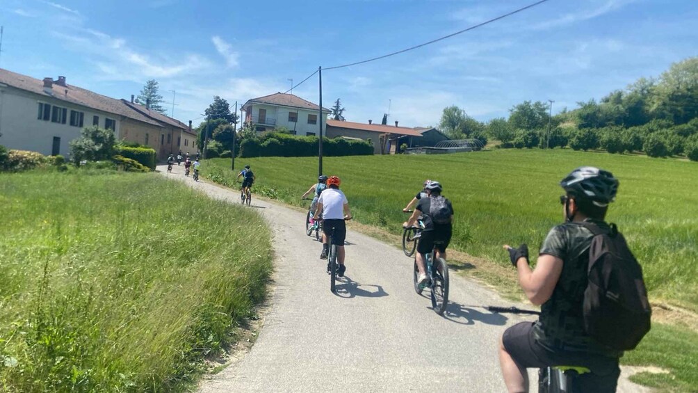 Picture 1 for Activity Traveling food tasting by e-bike with Vinchio Vaglio 2
