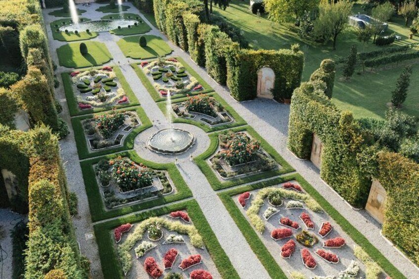 Entrance to the Gardens of Villa Togni with Audioguide 3
