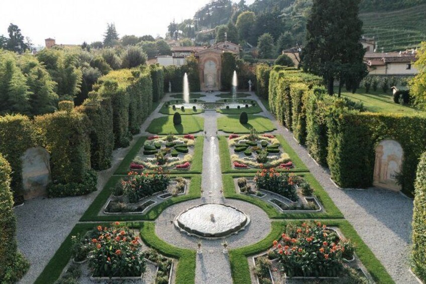 Entrance to the Gardens of Villa Togni with Audioguide 1