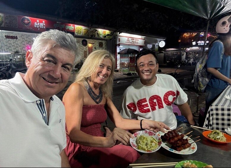 Picture 2 for Activity Battambang: Evening Street Food Tour with Hotel Pickup 5