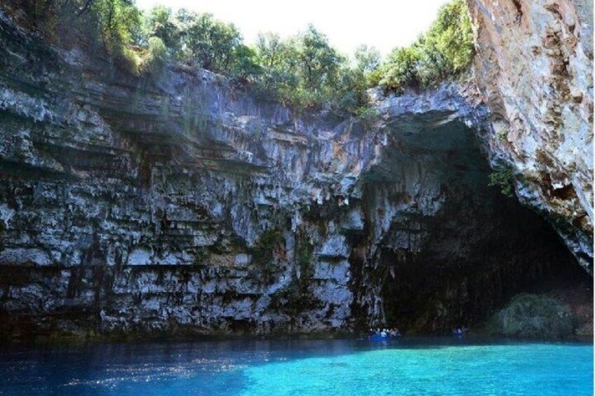 Zakynthos Full Day Cruise to Kefalonia and Poros 4