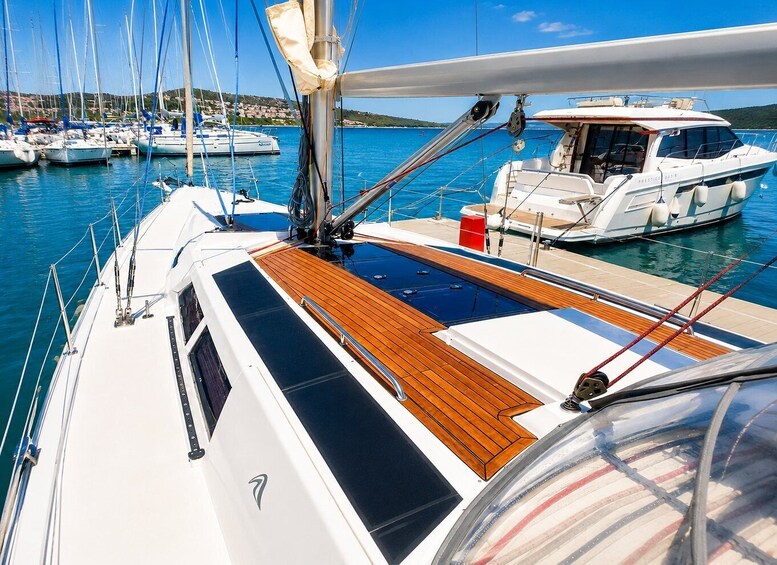 Picture 7 for Activity Pula: Private Boat Tour with Tapas, Drinks and Swim Stops 4