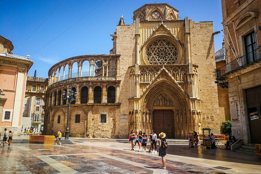 Picture 5 for Activity Valencia Cathedral Private Guided Tour & Tickets 2