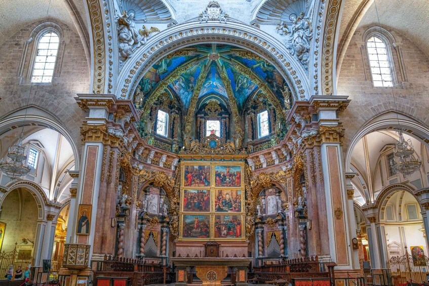 Picture 11 for Activity Valencia Cathedral Private Guided Tour & Tickets 5