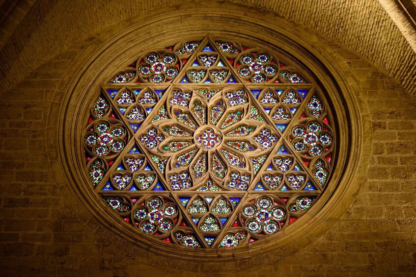Picture 12 for Activity Valencia Cathedral Private Guided Tour & Tickets 4