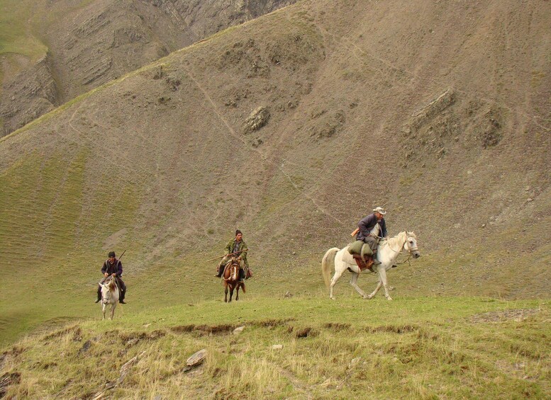 Picture 4 for Activity Garden City: Guided Horseback Ride with Scenic Views 3