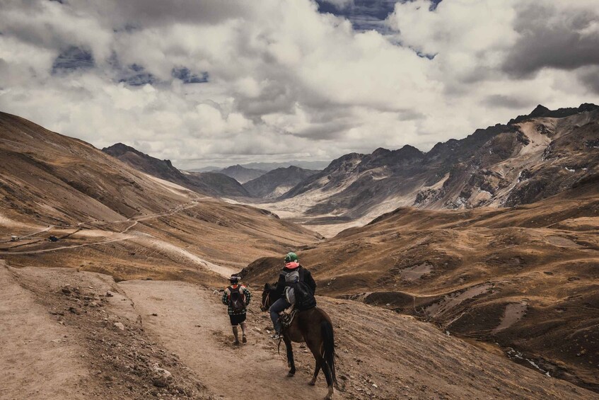 Picture 1 for Activity Garden City: Guided Horseback Ride with Scenic Views 5