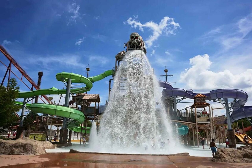 Picture 4 for Activity Chicago: Hurricane Harbor Chicago Admission Ticket 4