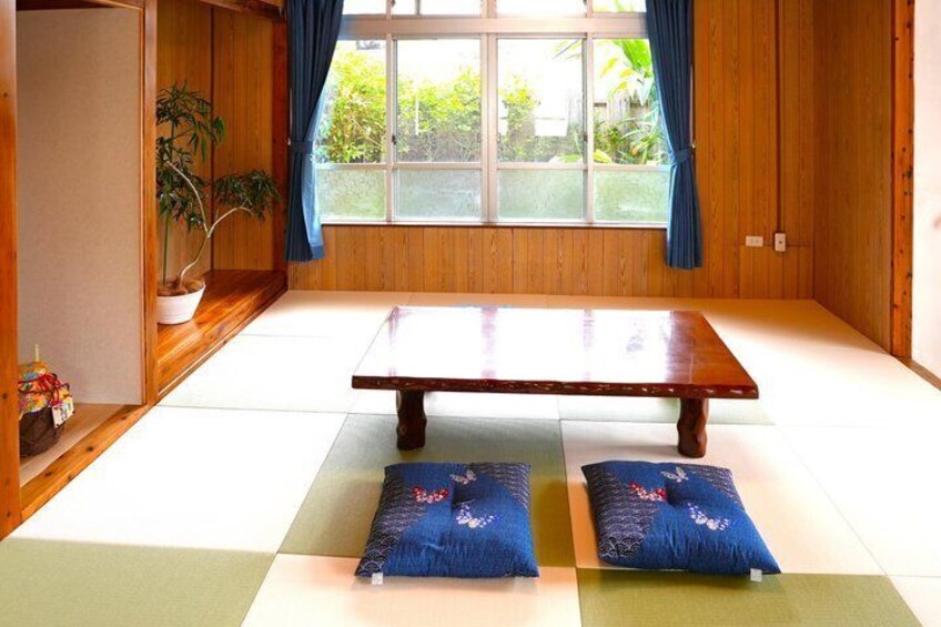Traditional Okinawan Sanshin Experience in Nakijin Village 5