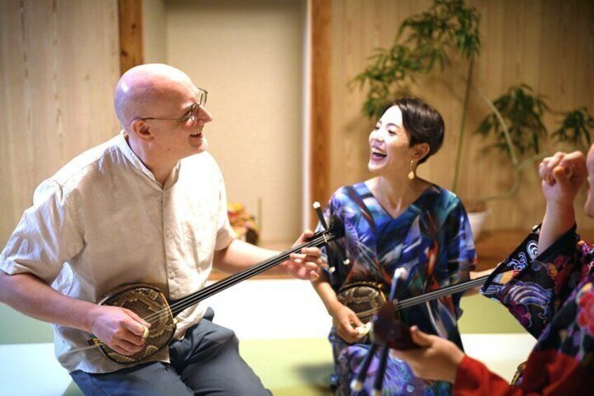 Traditional Okinawan Sanshin Experience in Nakijin Village 1