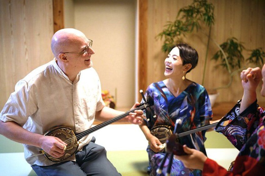 Traditional Okinawan Sanshin Experience in Nakijin Village 1